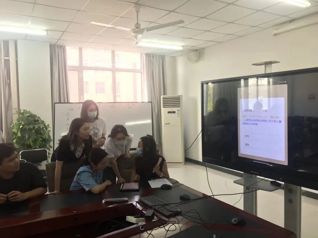 来自三个党支部的师生齐聚一堂