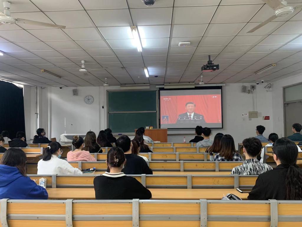 向第二个百年奋斗目标进军的关键时刻召